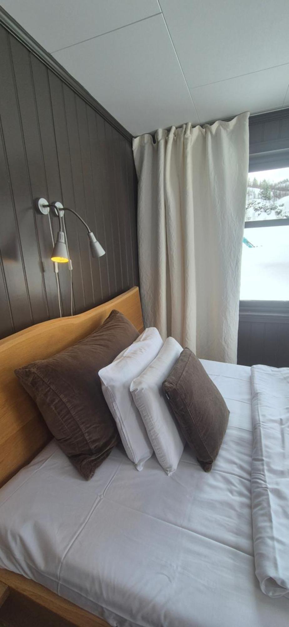 Yggdrasil Farmhotel Retreat, Spa & Yoga Straumsbukta Oda fotoğraf